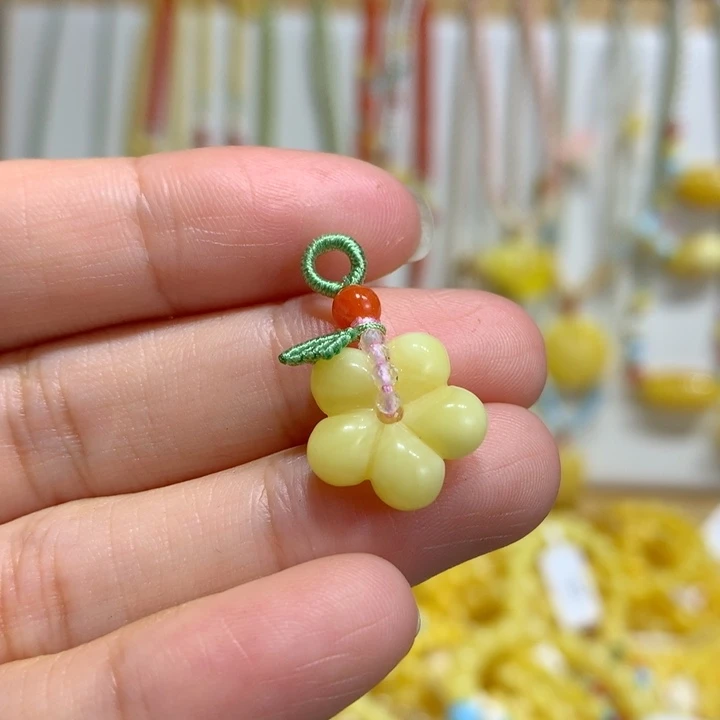 蜜蜡未镶嵌裸石配饰