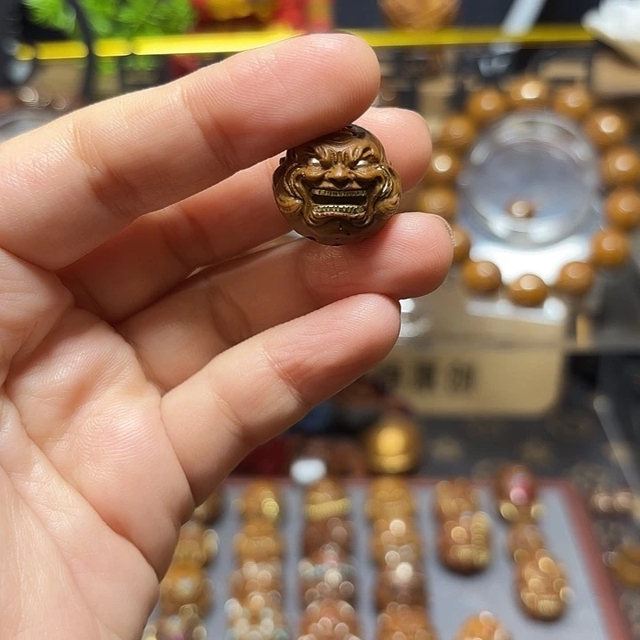 当***是吊坠紫金鼠虎僧不退不换