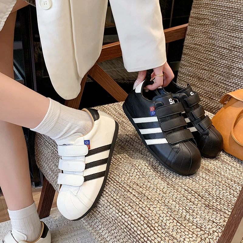 2025年新款真皮魔术贴卡皮巴拉大头休闲板鞋德训鞋平底单鞋女