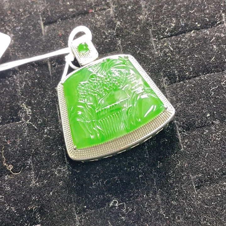 翡翠颈饰未镶嵌01，