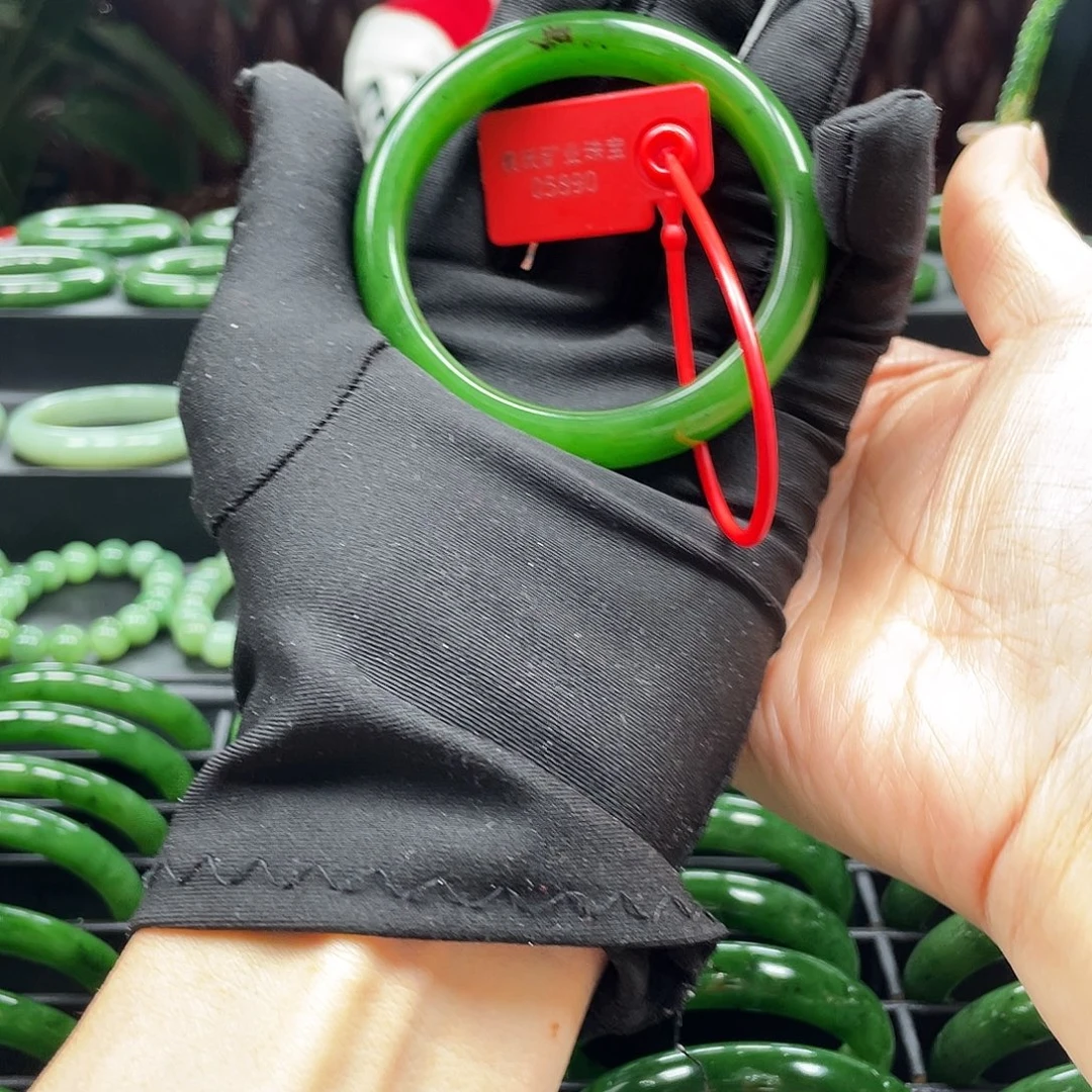 和田玉（碧玉）未镶嵌手镯