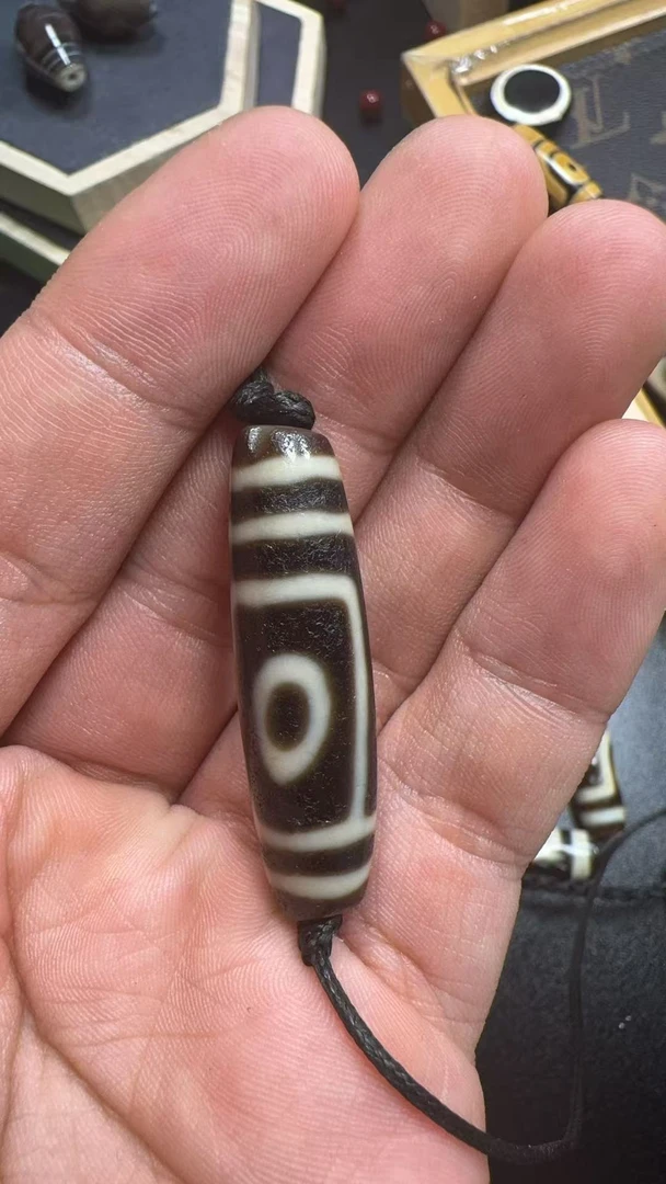 玛瑙玉髓两眼项链