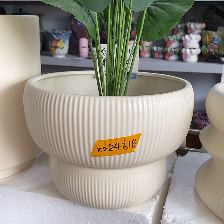 摆件陶盆有孔 瑕疵介意勿拍