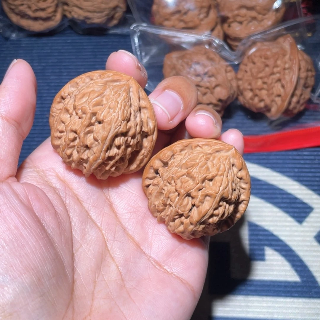 文玩核桃吊坠龙***练三角白39