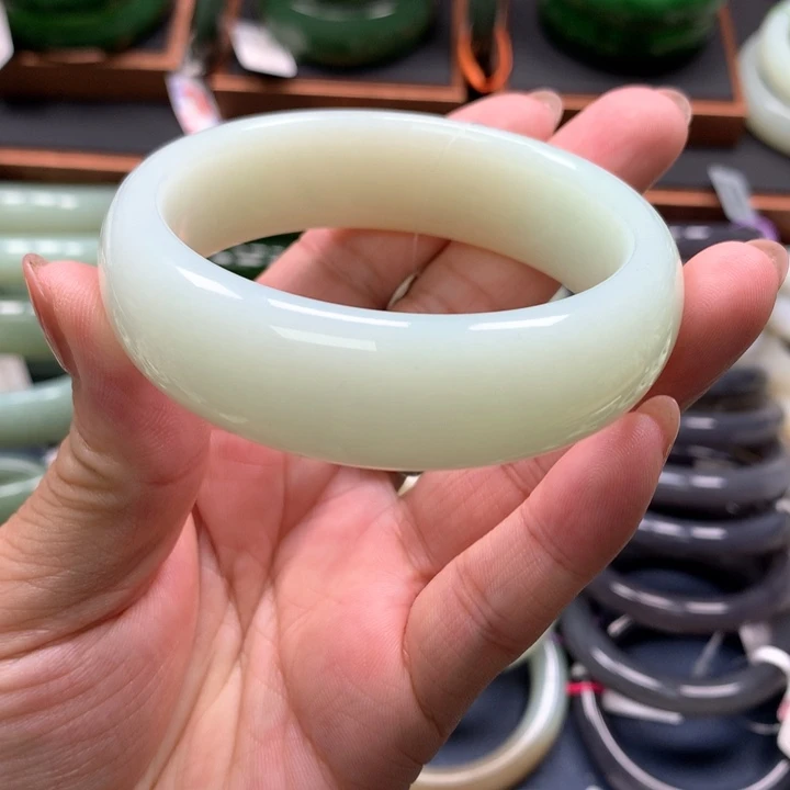 【闪购商品】未镶嵌手镯和田玉