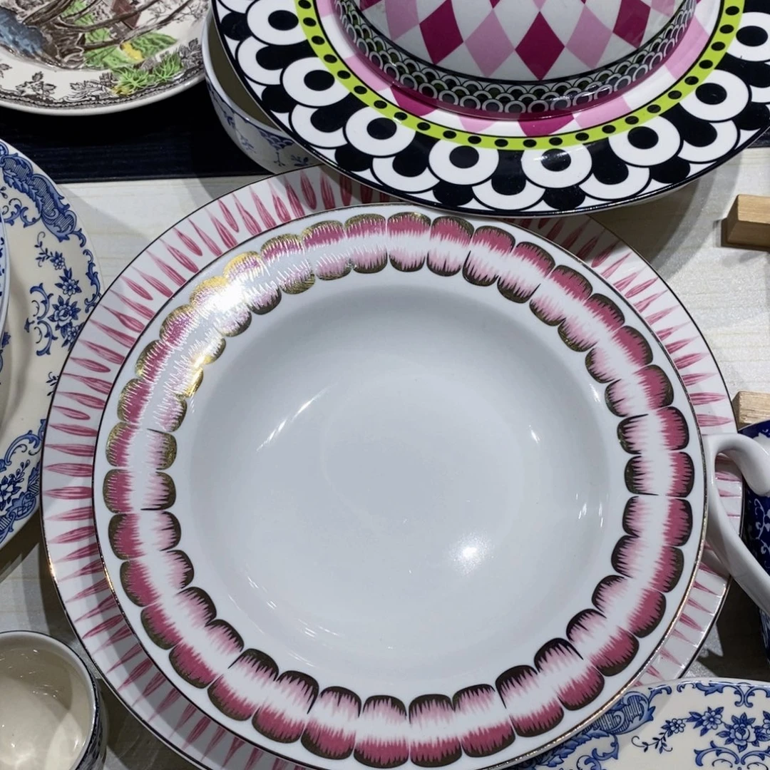 冬***歌瓷英粉草帽➕十平全新