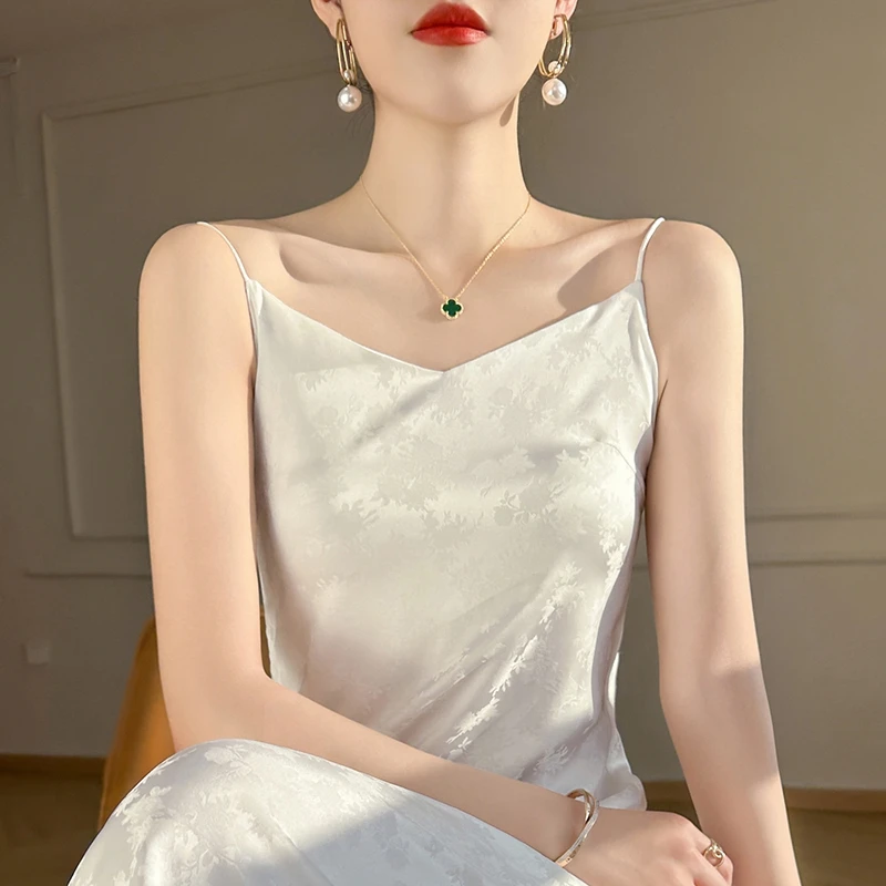 高级感缎面夏季新款吊带连衣裙女修身内搭提花纯色缎面长裙子