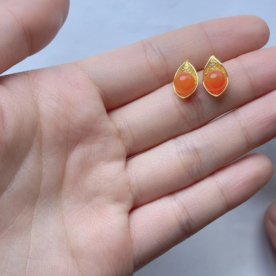 南红玛瑙耳钉。k k银S925镶嵌闲**记