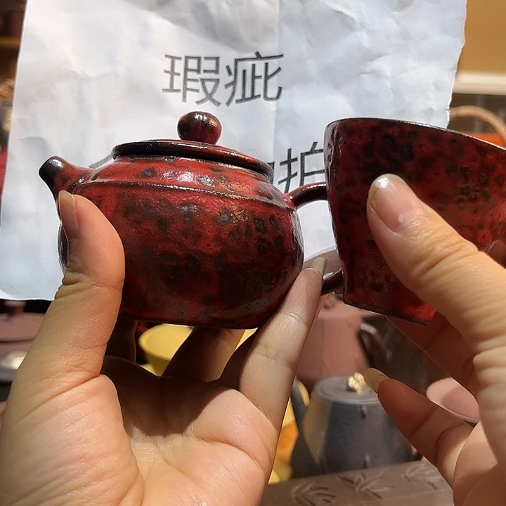 微瑕是真的不适合做表情