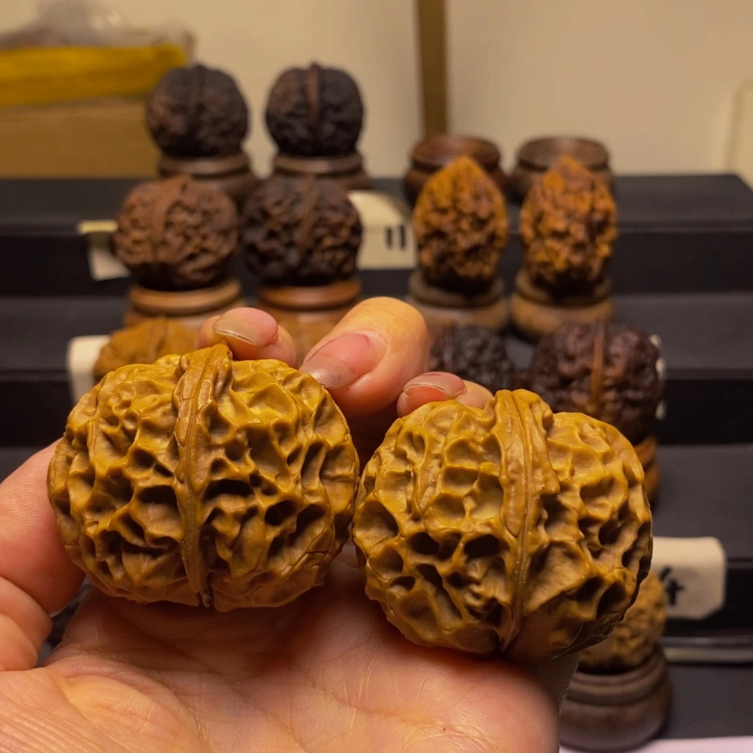 文玩核桃吊坠凤凰牡丹45