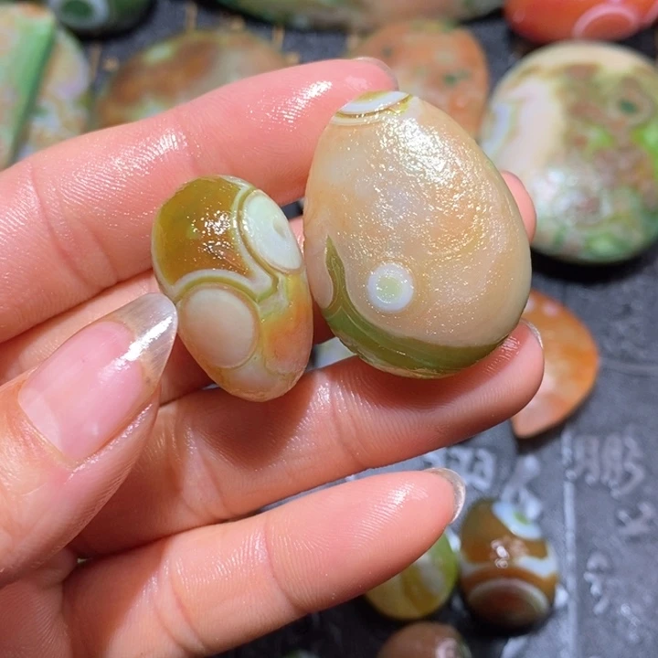 石英质玉颈饰未镶嵌波**惊