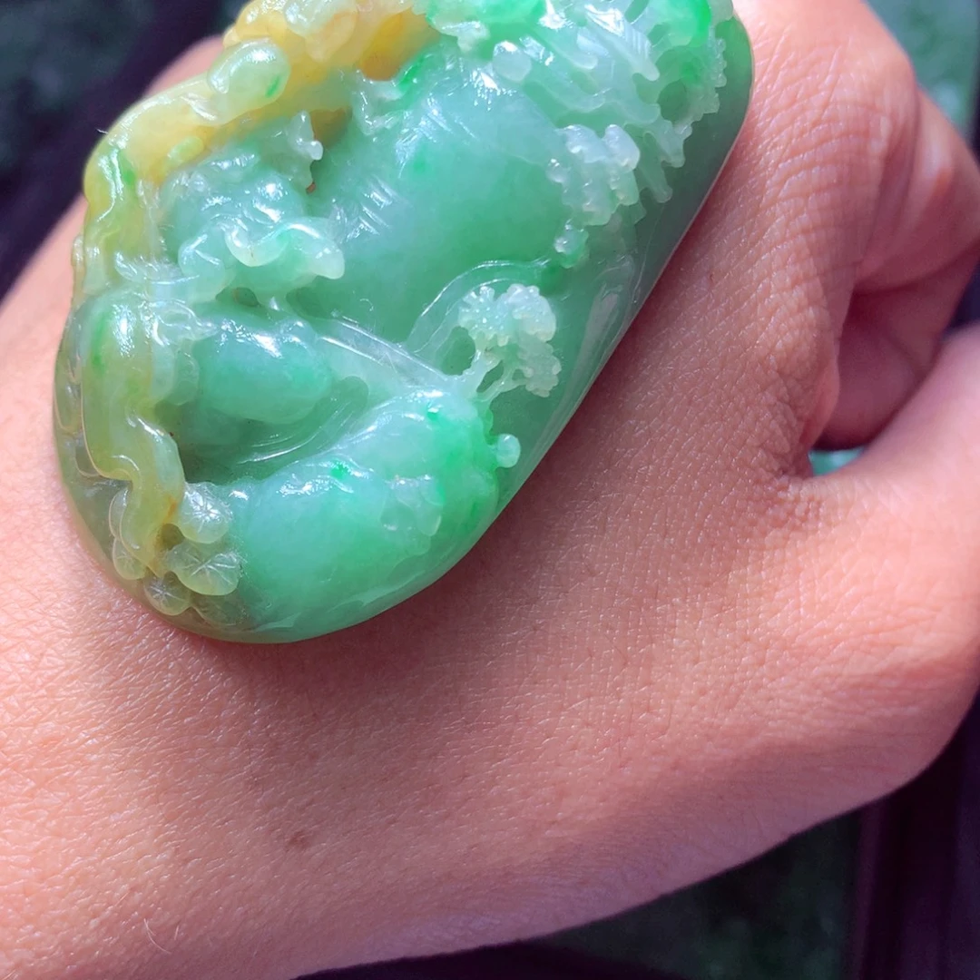 J***e定制翡翠未镶嵌天然翡翠A货毛货挂件