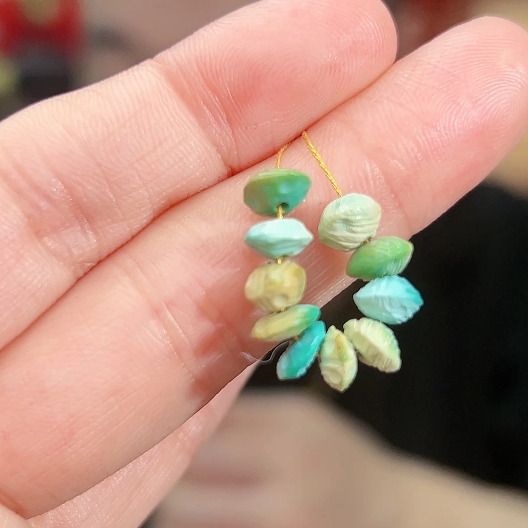 绿松石未镶嵌珠宝奇石