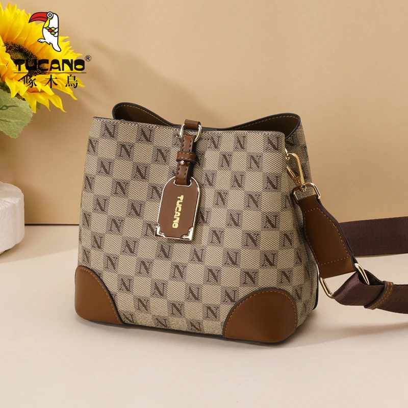 新款【现货】啄木鸟品牌女包斜挎软皮2025新款潮大气上档次撞色女包