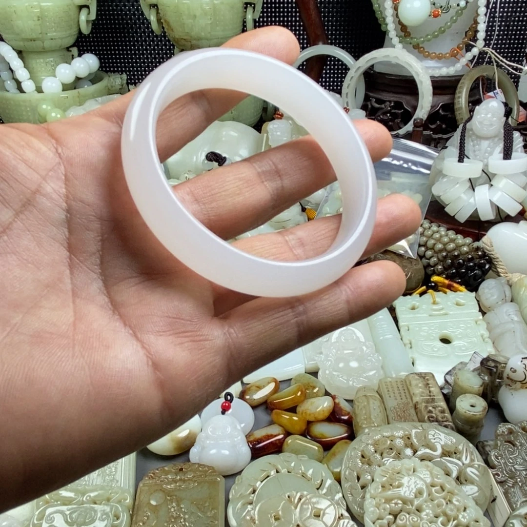 和田玉（糖玉）未镶嵌颈饰