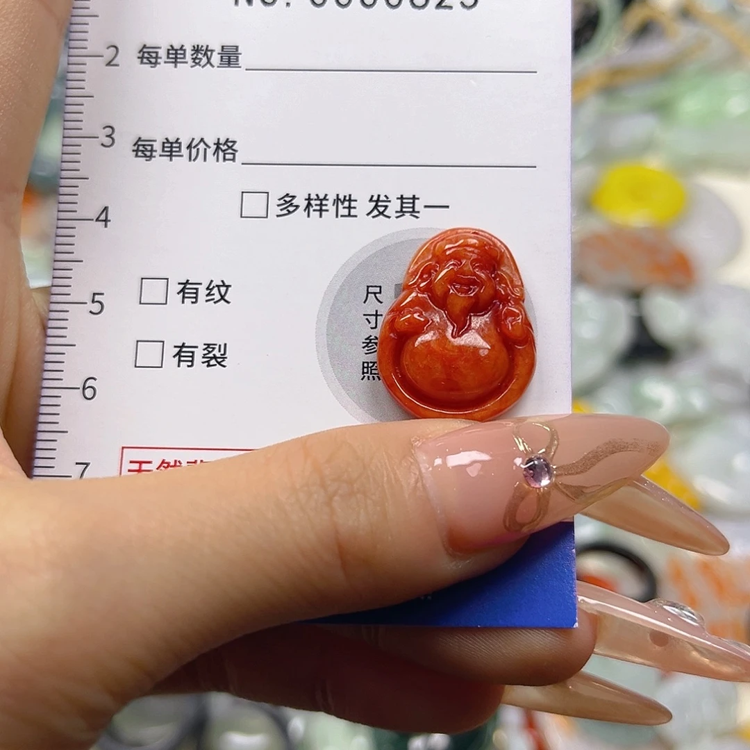 翡翠未镶嵌颈饰hhh