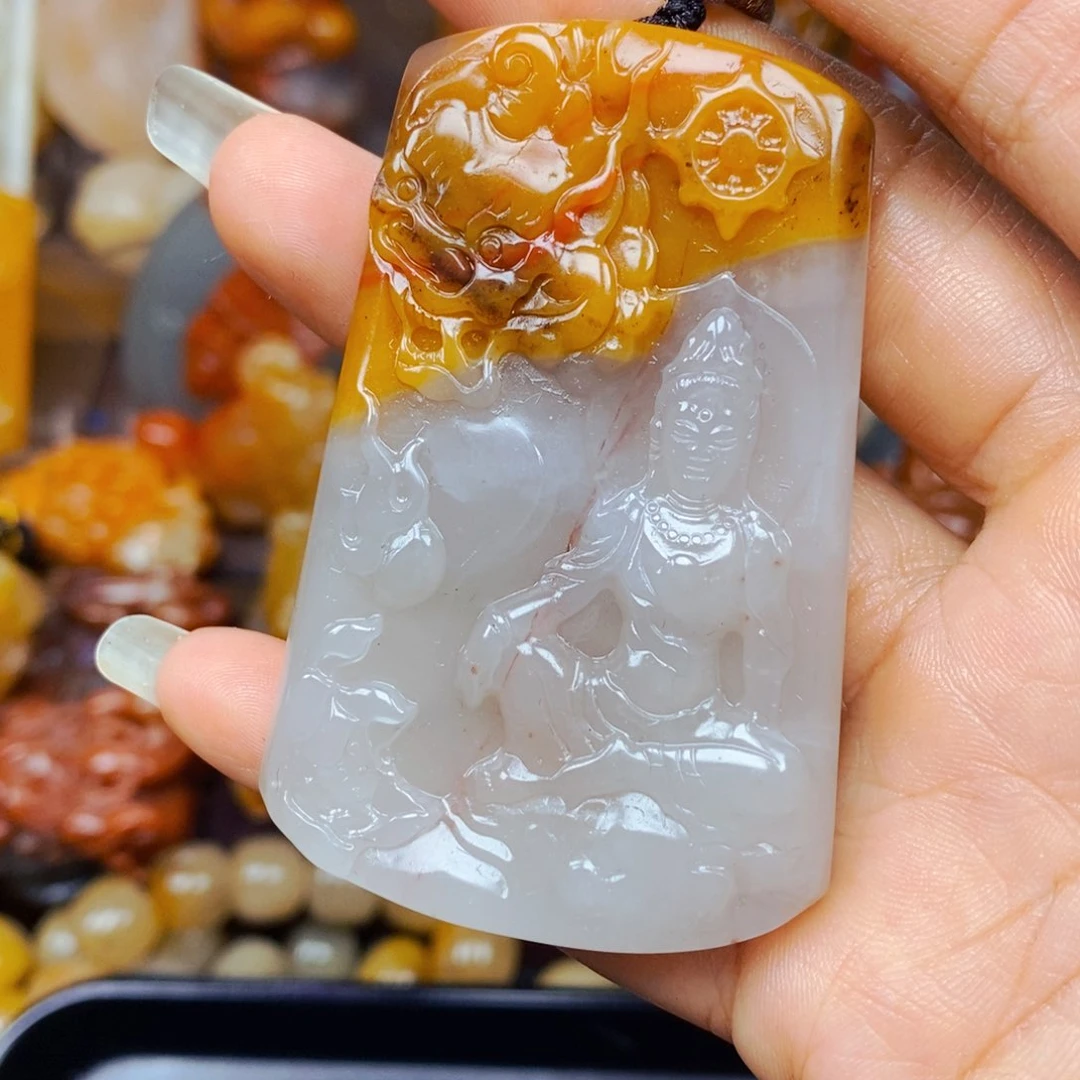 石英质玉（黄龙玉）未镶嵌颈饰