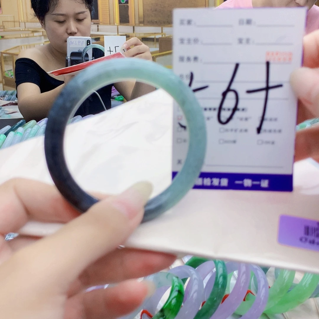 翡翠手镯未镶嵌0999……