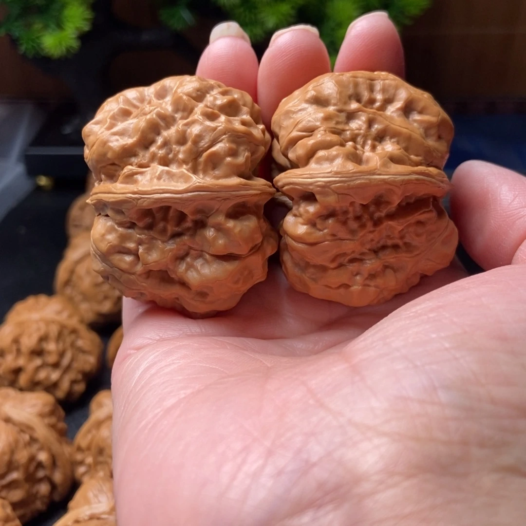 不***多把件文玩核桃蛤蟆头