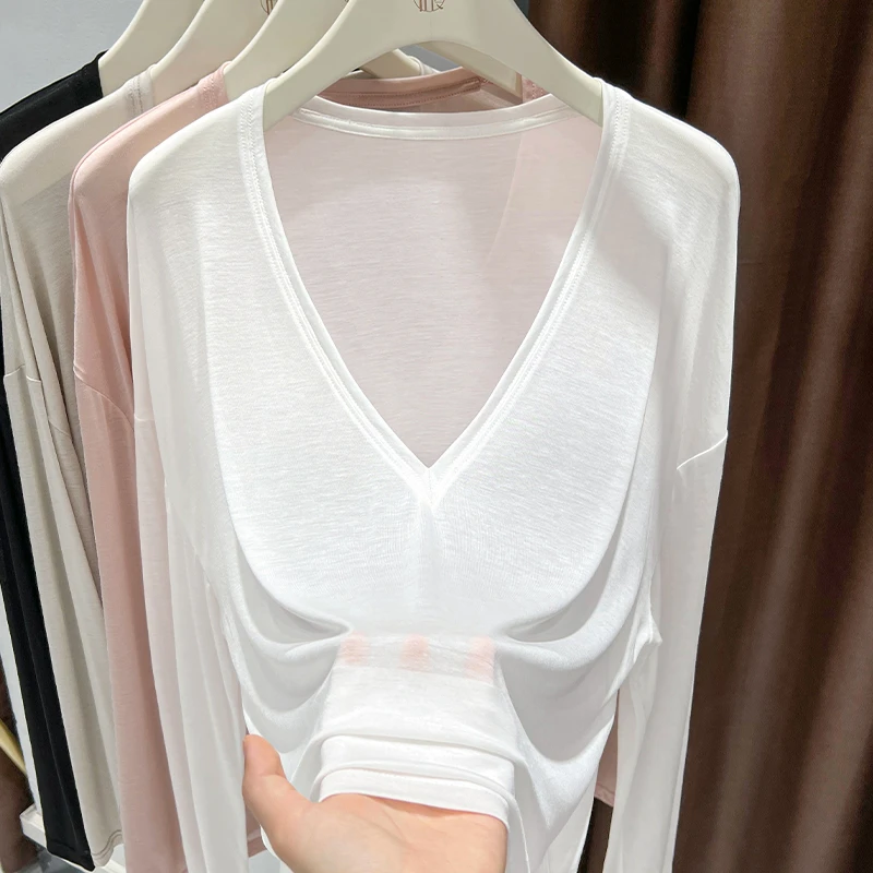 白色气质大V领长袖防晒T恤打底衫女夏季薄款宽松休闲冰丝百搭上衣