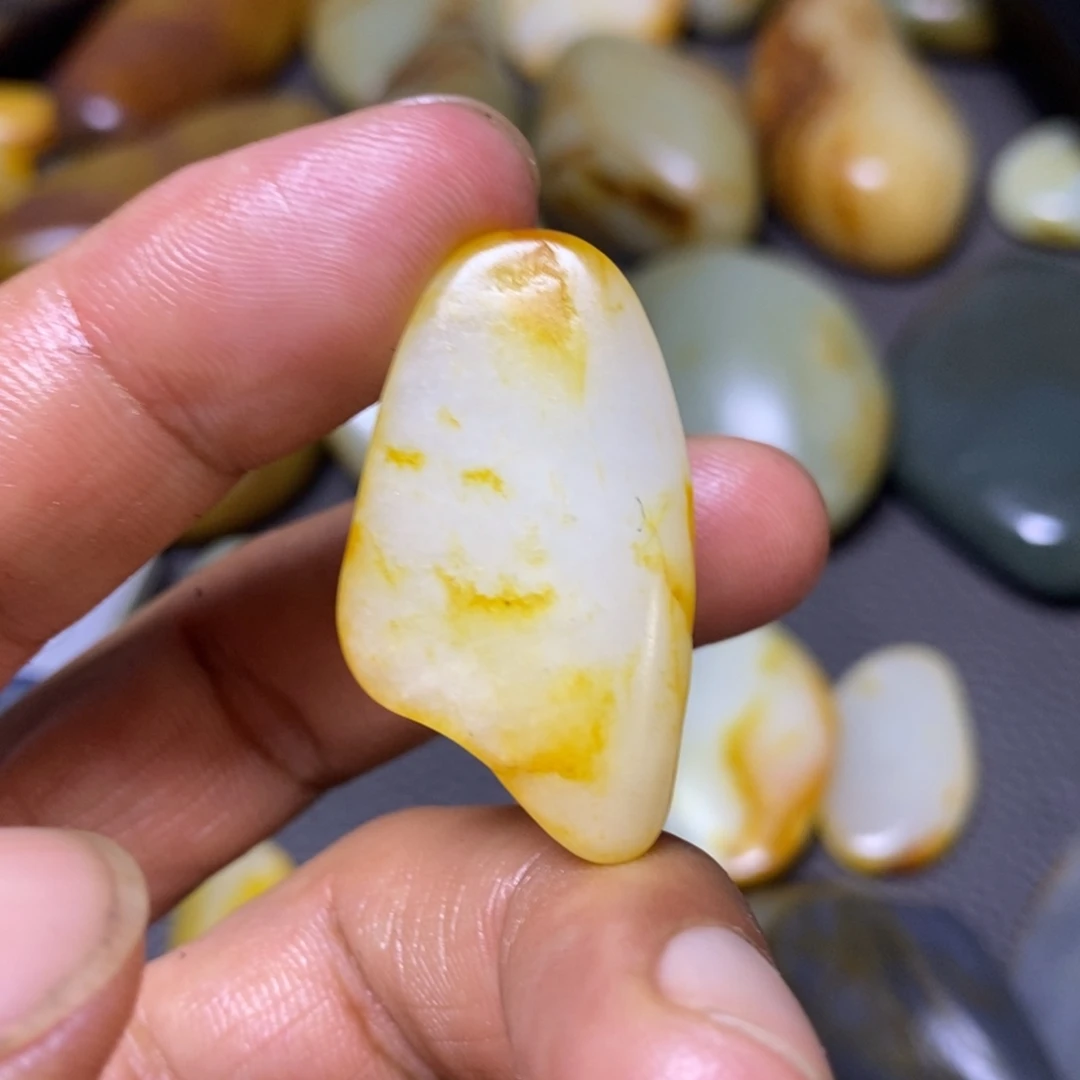 未镶嵌和田玉（糖玉）挂件