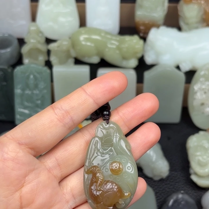 颈饰未镶嵌和田玉