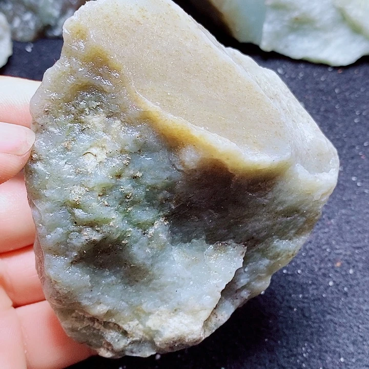 未镶嵌和田玉（糖玉）珠宝半成品