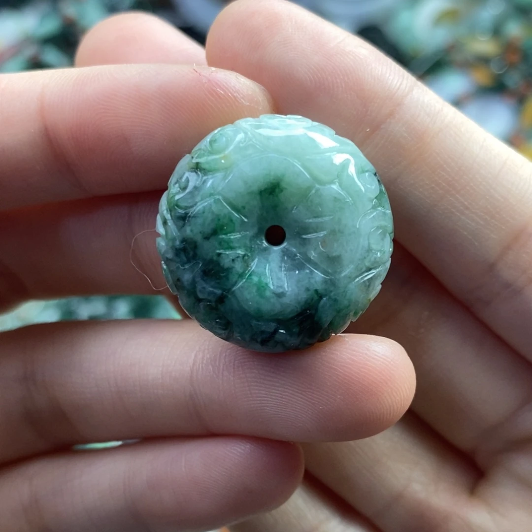 翡翠未镶嵌颈饰吊坠