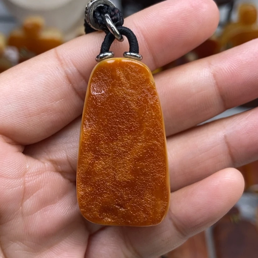 【闪购商品】琥珀颈饰未镶嵌