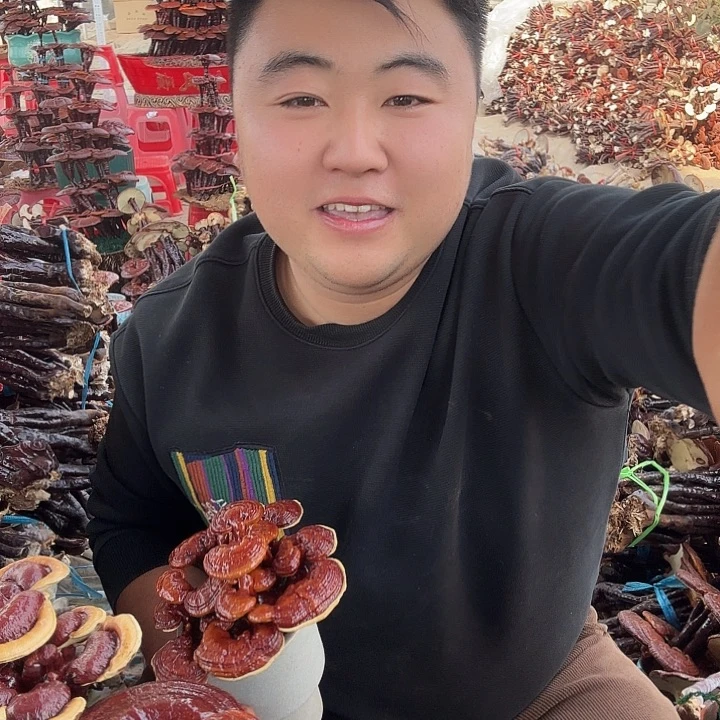 无花朵我***浪灵芝花开了