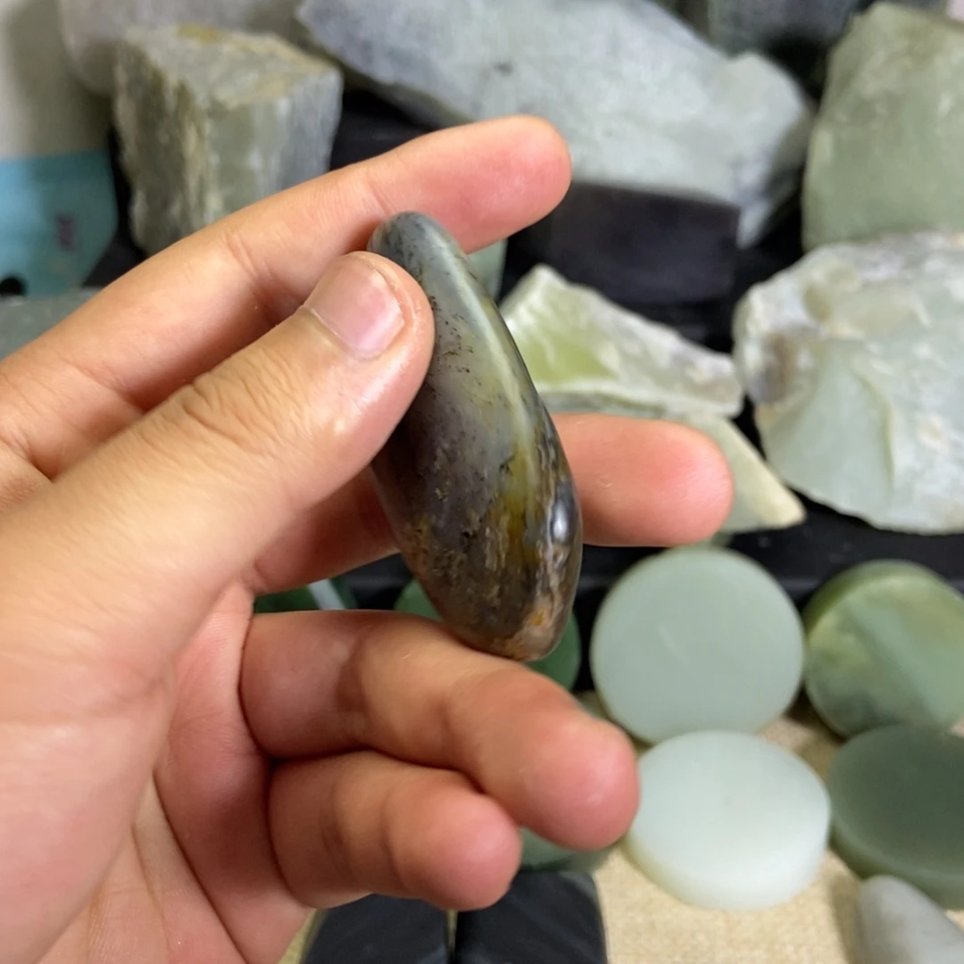 和田玉未镶嵌珠宝半成品