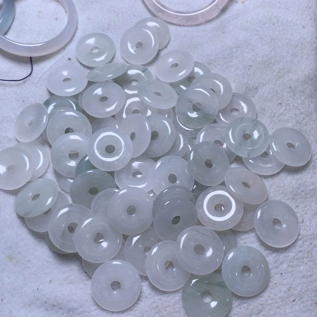 查罗石手镯（开口镯）未镶嵌天山平安扣9个