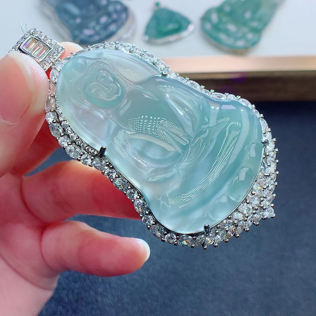 翡翠颈饰未镶嵌翡翠