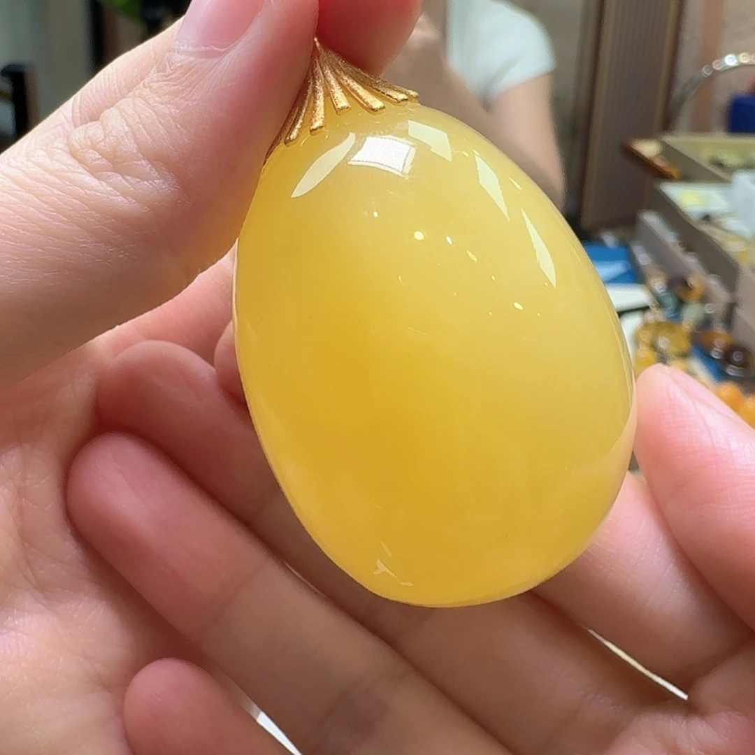 琥珀未镶嵌颈饰吊坠