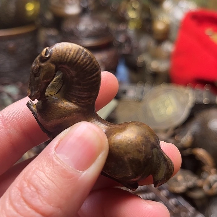 精美铜器批发档口