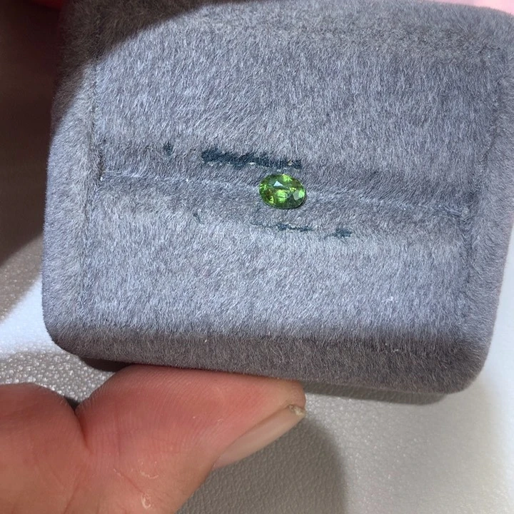 蓝宝石裸石未镶嵌裸石76分