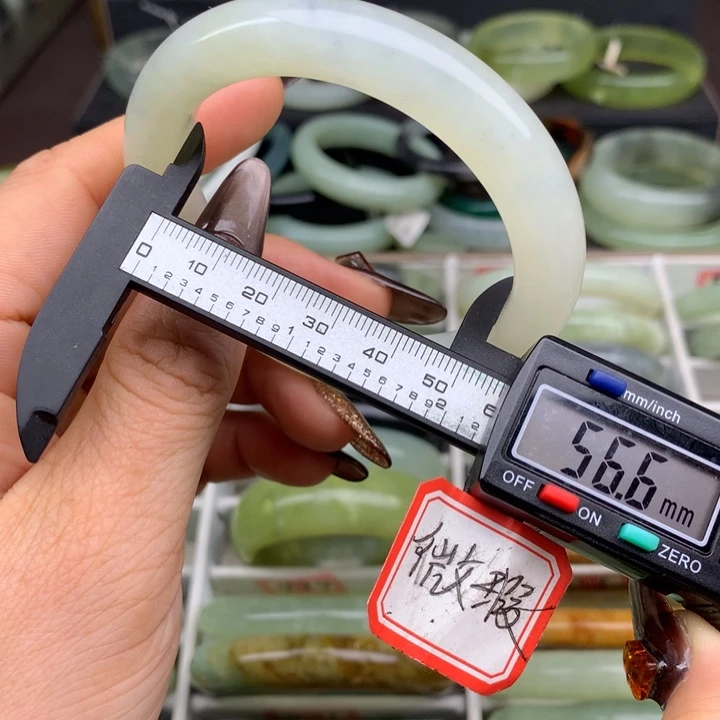 蛇纹石玉未镶嵌手镯518