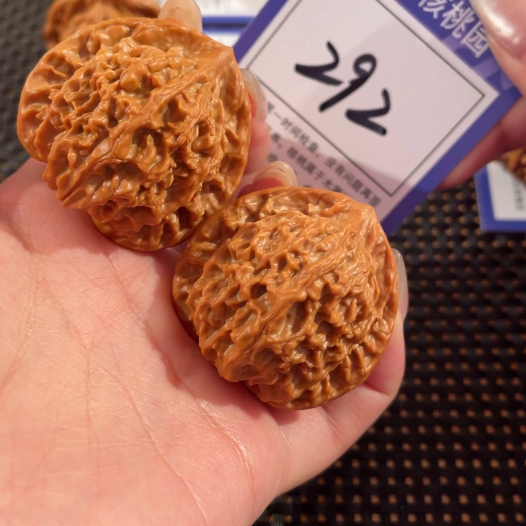 文玩核桃把件292号39尺花莲