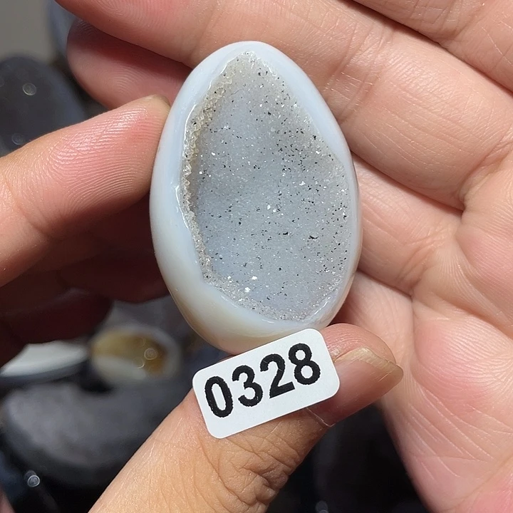 未镶嵌水晶大型摆件（非配饰）