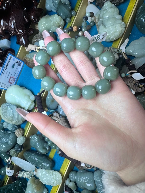 和田玉卡16手串