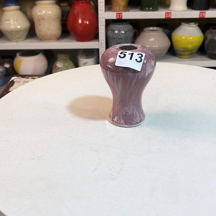 白泥花瓶摆件摆件。513