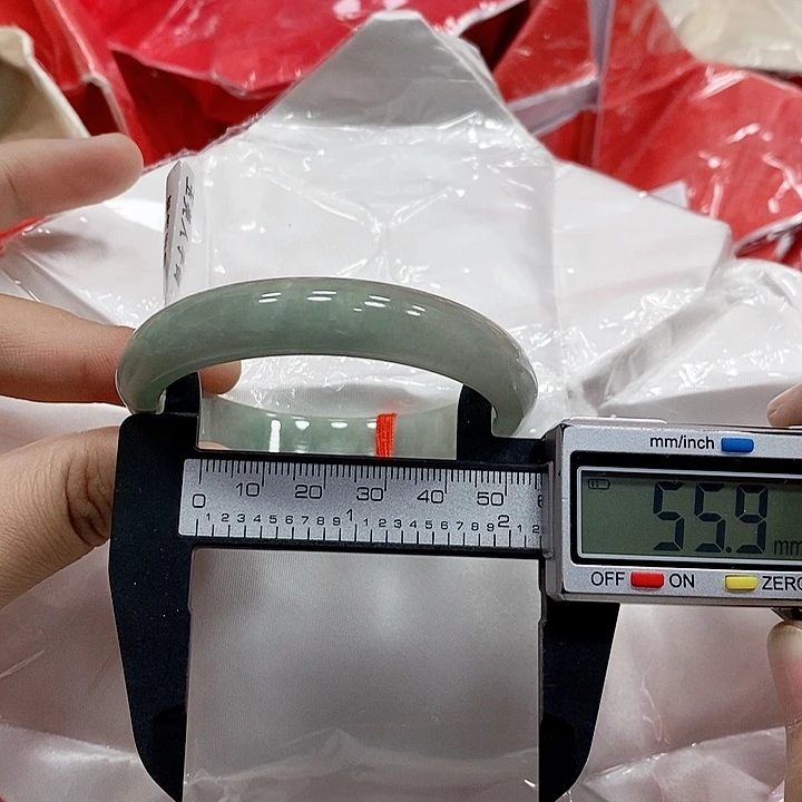 翡翠手镯未镶嵌189