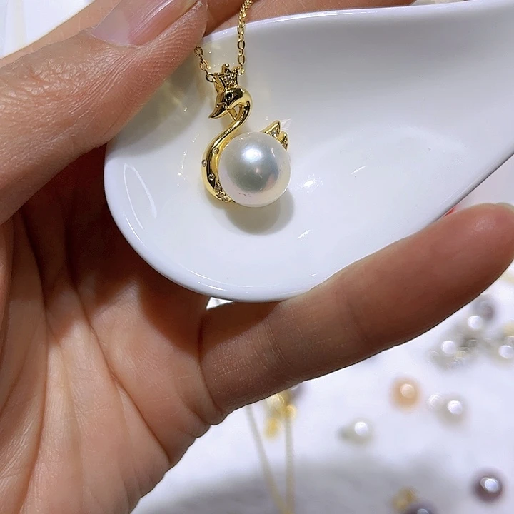 淡水珍珠白珠金色小天鹅吊坠未镶嵌