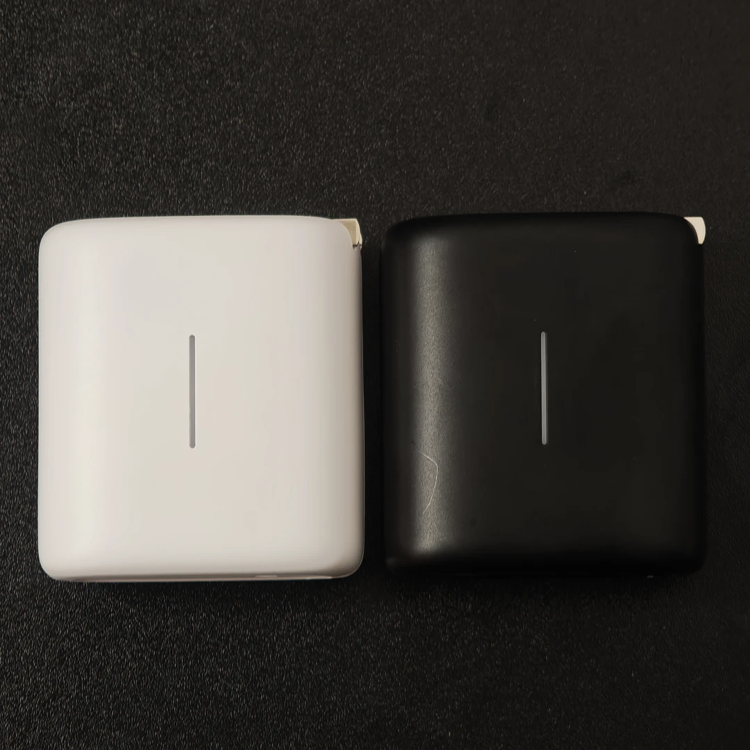 【XC-4557白色包装】5000毫安 直插式快充移动电源充电器