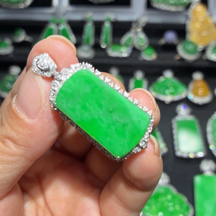 翡翠18K金镶嵌吊坠(不含链)翡翠