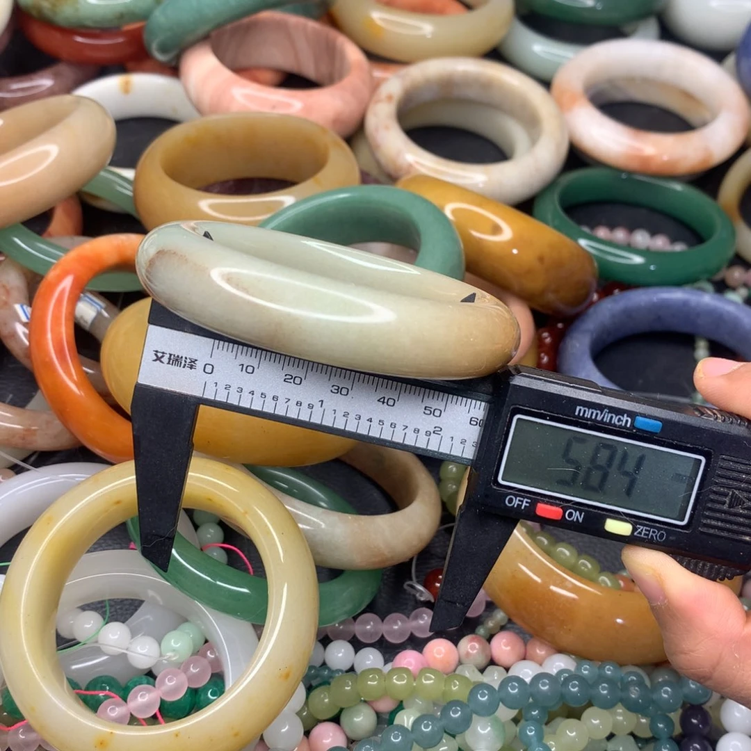 石英质玉未镶嵌手镯58.4