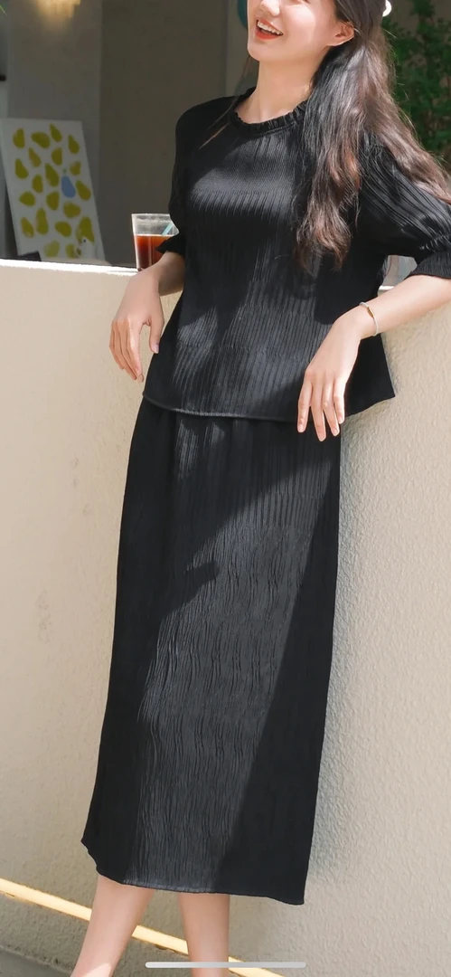 106 品牌褶皱肌里醋酸面料 两个定位1.9米