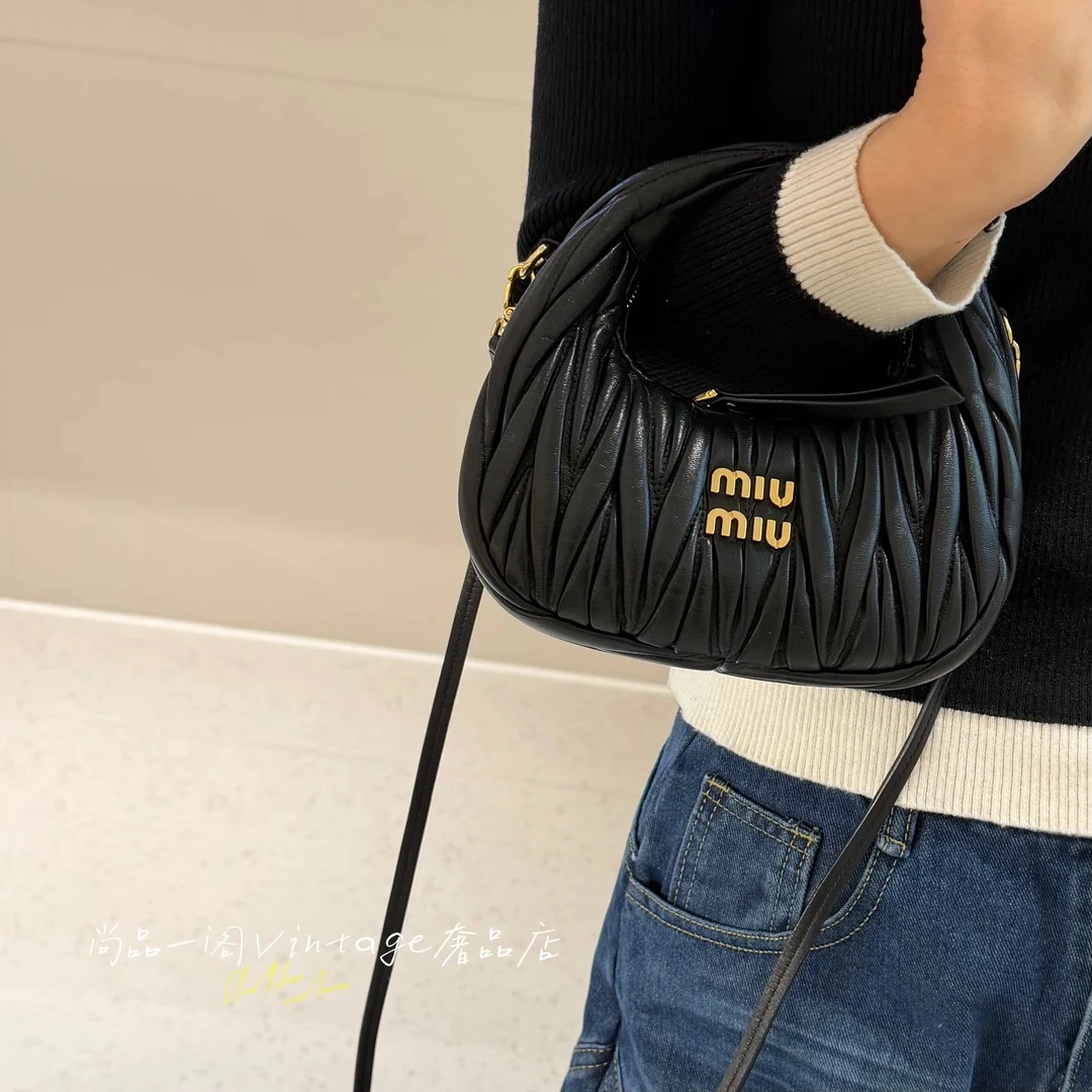 99新 MIU MIU/缪缪 尚品一阁/黑色Hobo羊皮手袋斜挎包