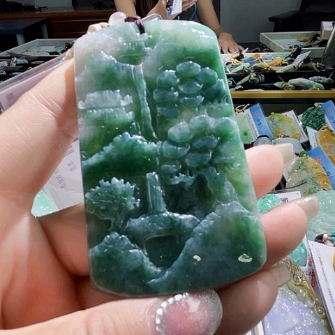 颈饰未镶嵌翡翠一个