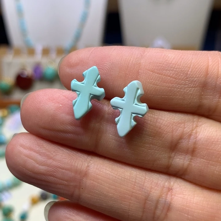 绿松石18K金镶嵌耳饰